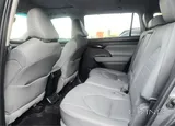 Toyota Highlander XLE 2020 V4